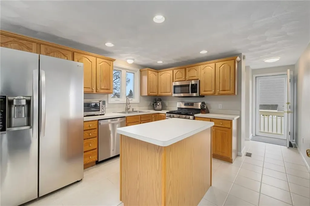 75 Macbeth Street Cranston RI 02920
