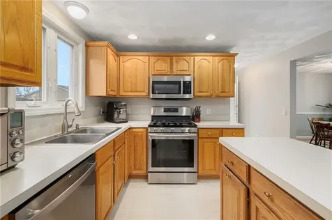 75 Macbeth Street Cranston RI 02920