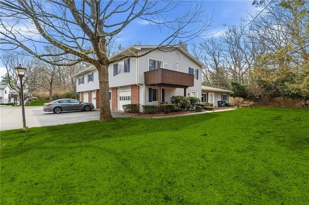 543 Quisset Court Warwick RI 02886