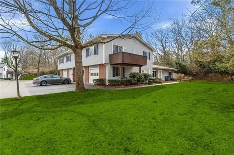 543 Quisset Court Warwick RI 02886