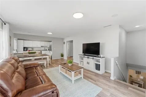 543 Quisset Court Warwick RI 02886