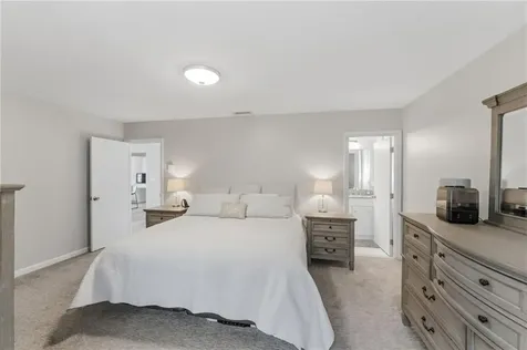 543 Quisset Court Warwick RI 02886