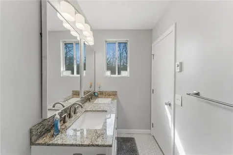 543 Quisset Court Warwick RI 02886