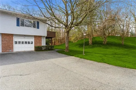 543 Quisset Court Warwick RI 02886