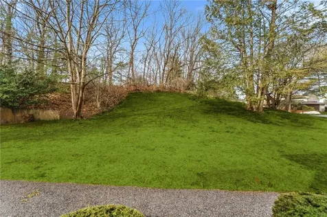 543 Quisset Court Warwick RI 02886