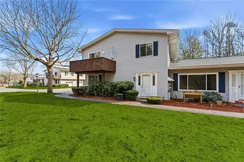 543 Quisset Court Warwick RI 02886