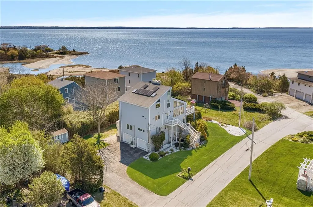 84 Dundas Avenue Warwick RI 02888