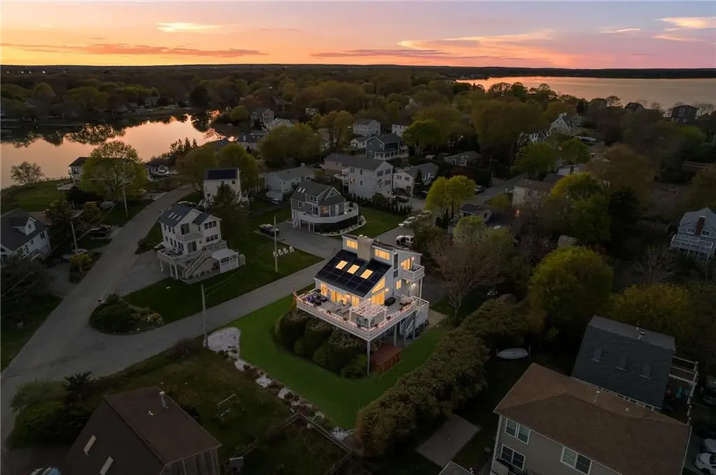 84 Dundas Avenue Warwick RI 02888