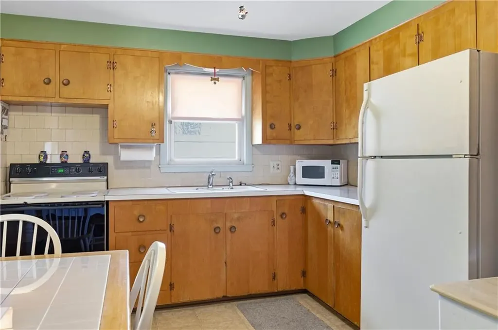 191 Street Barnabe Street Woonsocket RI 02895