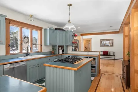 33 Butterfly Trail Dartmouth MA 02747