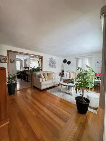 4 Dunbar Street Providence RI 02909