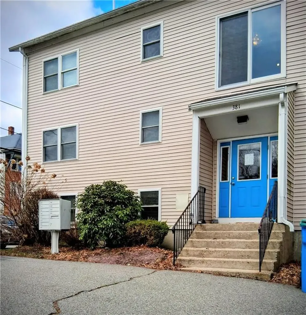 381 Old River Road Lincoln RI 02838