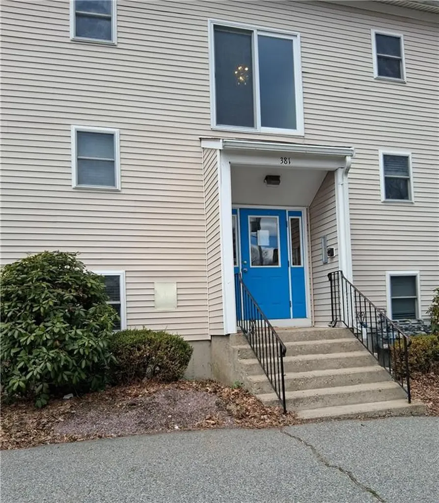 381 Old River Road Lincoln RI 02838