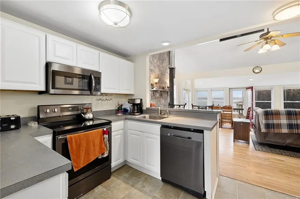 26 Pier Road Portsmouth RI 02872