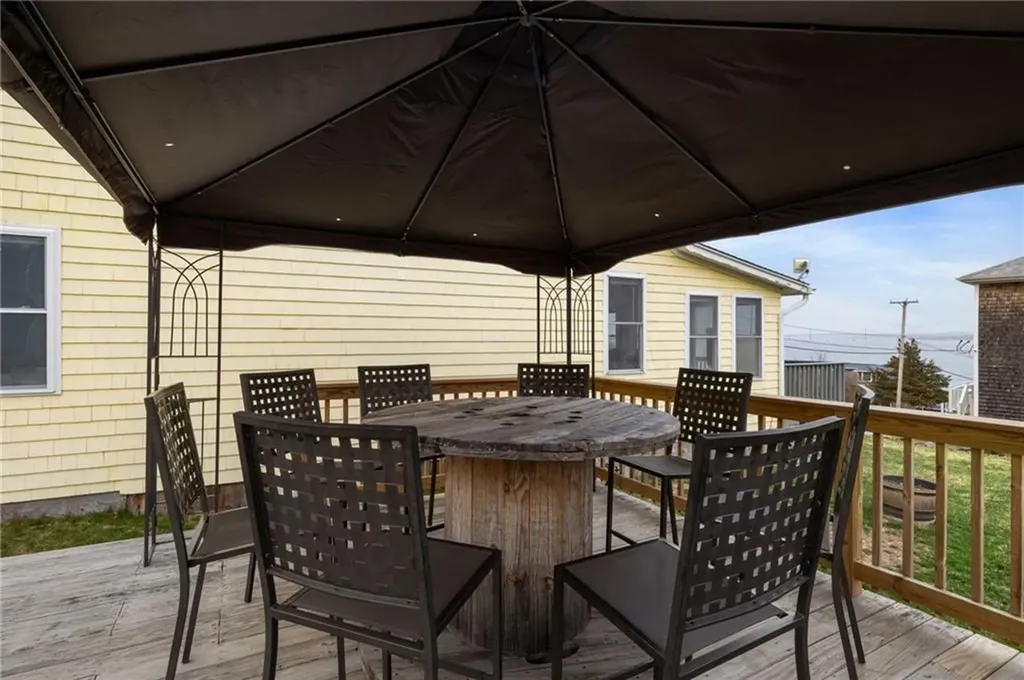 26 Pier Road Portsmouth RI 02872