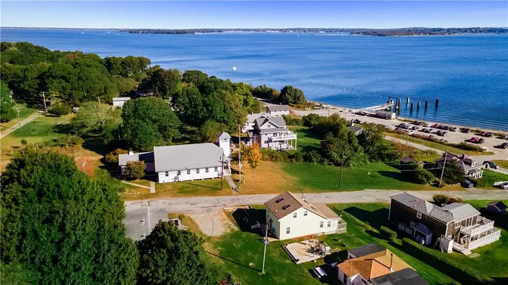 26 Pier Road Portsmouth RI 02872