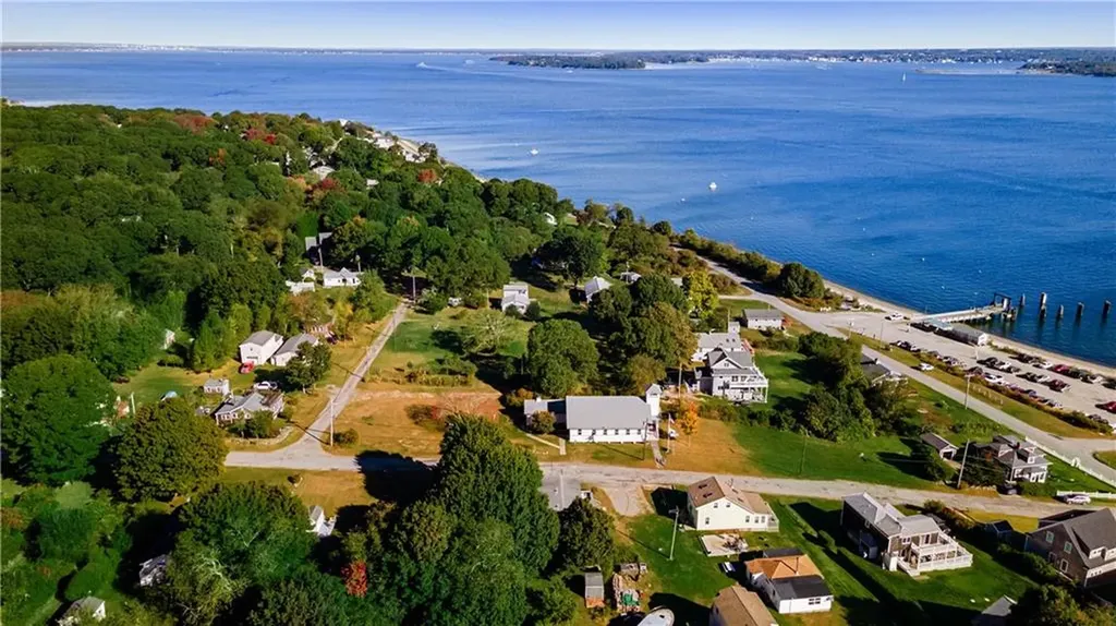 26 Pier Road Portsmouth RI 02872