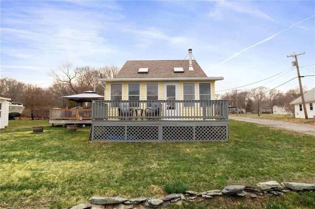 26 Pier Road Portsmouth RI 02872