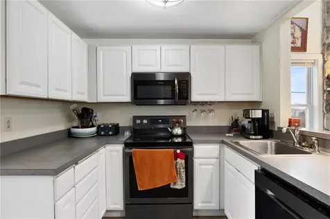 26 Pier Road Portsmouth RI 02872