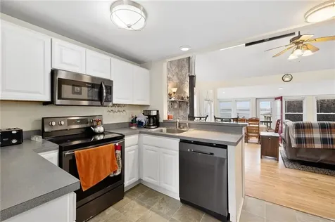26 Pier Road Portsmouth RI 02872