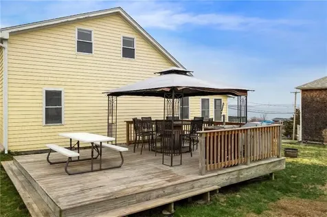 26 Pier Road Portsmouth RI 02872