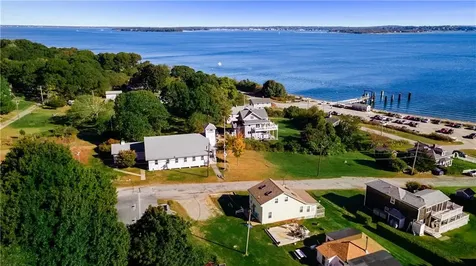 26 Pier Road Portsmouth RI 02872