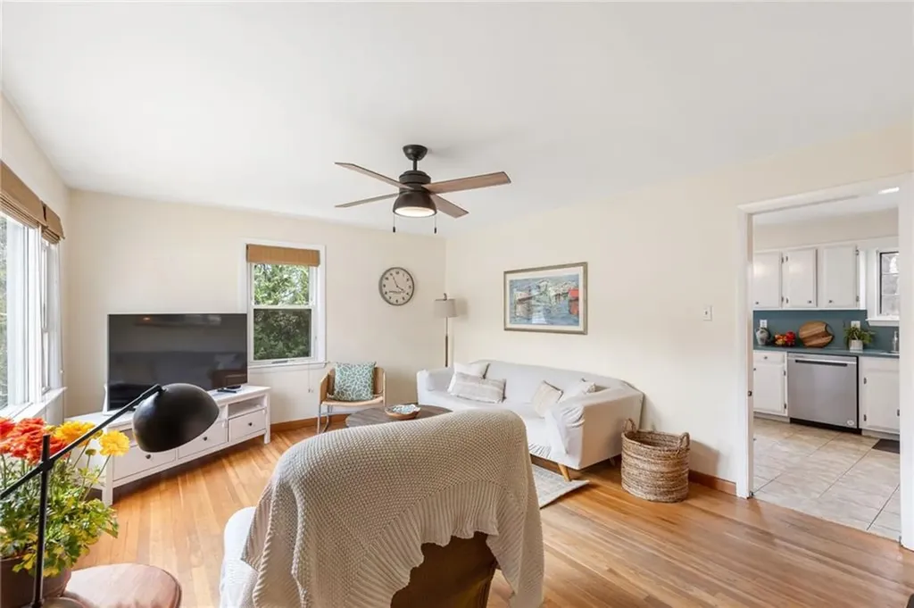 32 Overhill Road Warren RI 02885