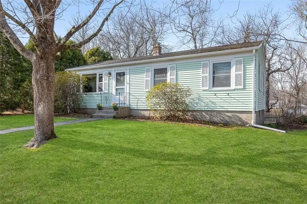 32 Overhill Road Warren RI 02885