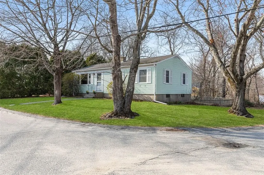 32 Overhill Road Warren RI 02885