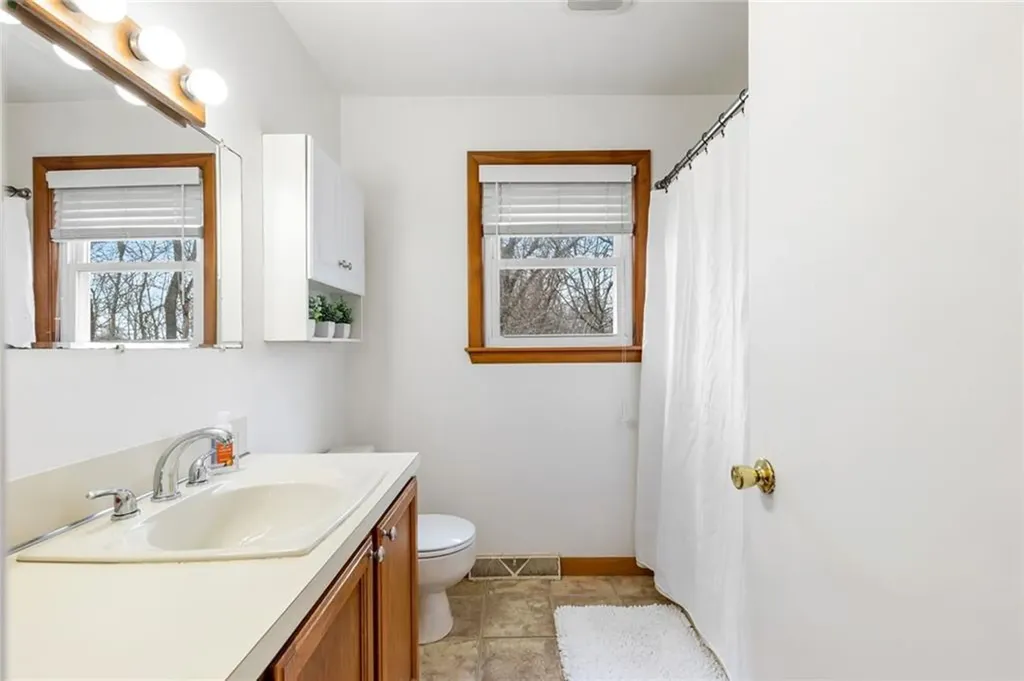 32 Overhill Road Warren RI 02885