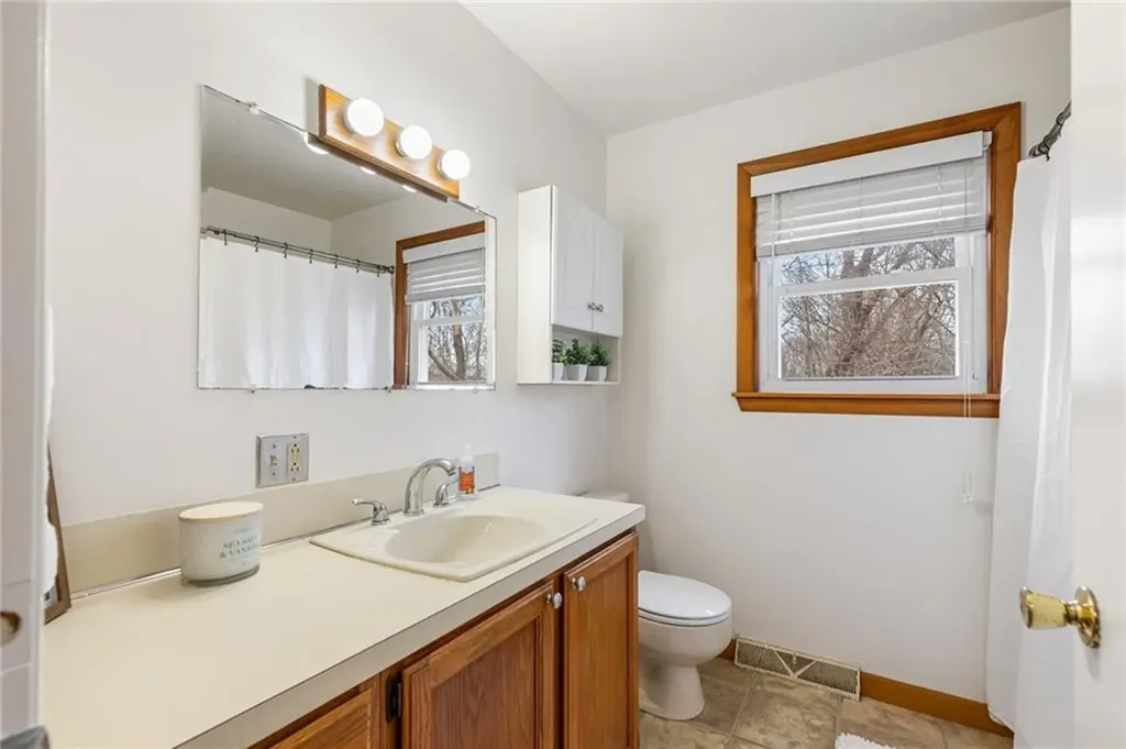 32 Overhill Road Warren RI 02885