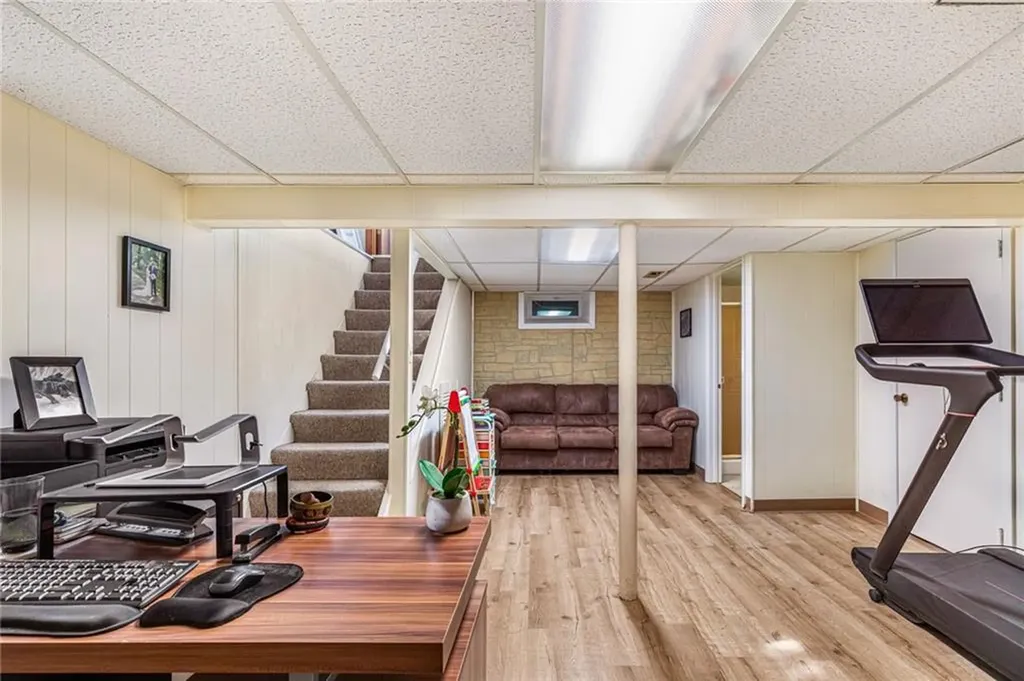 32 Overhill Road Warren RI 02885