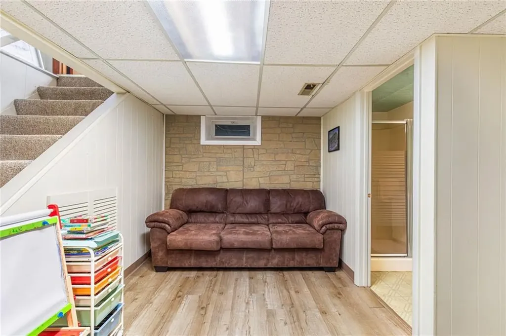 32 Overhill Road Warren RI 02885