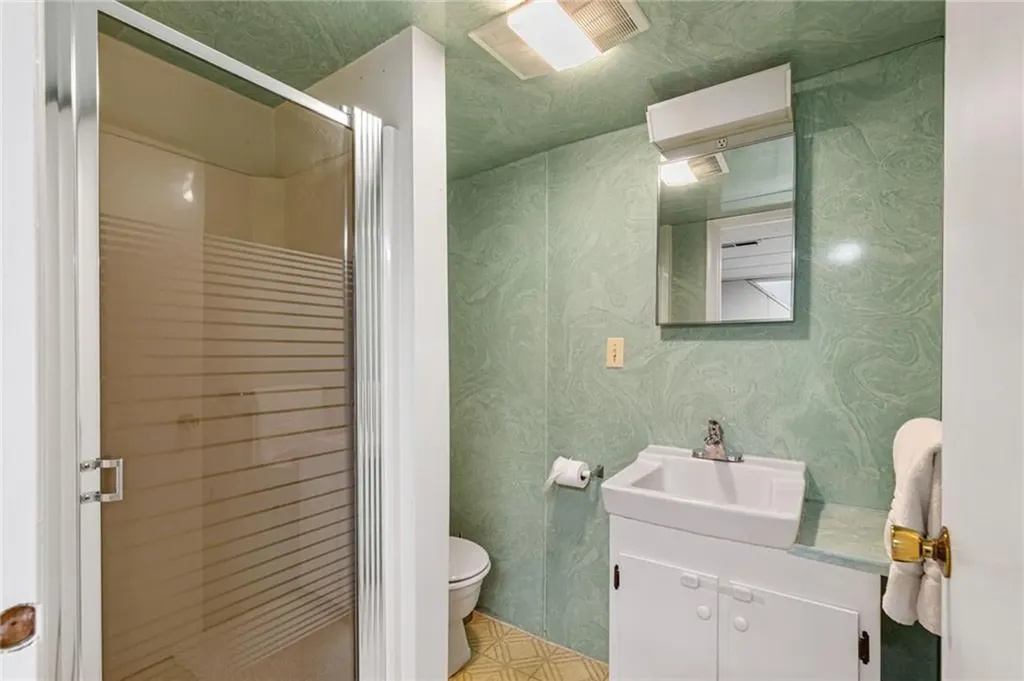32 Overhill Road Warren RI 02885