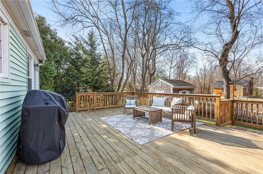 32 Overhill Road Warren RI 02885