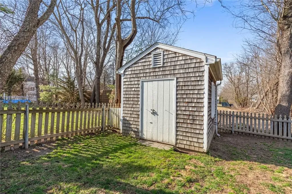 32 Overhill Road Warren RI 02885