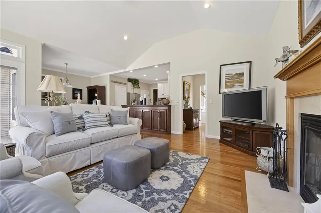25 Southern View Drive Narragansett RI 02882