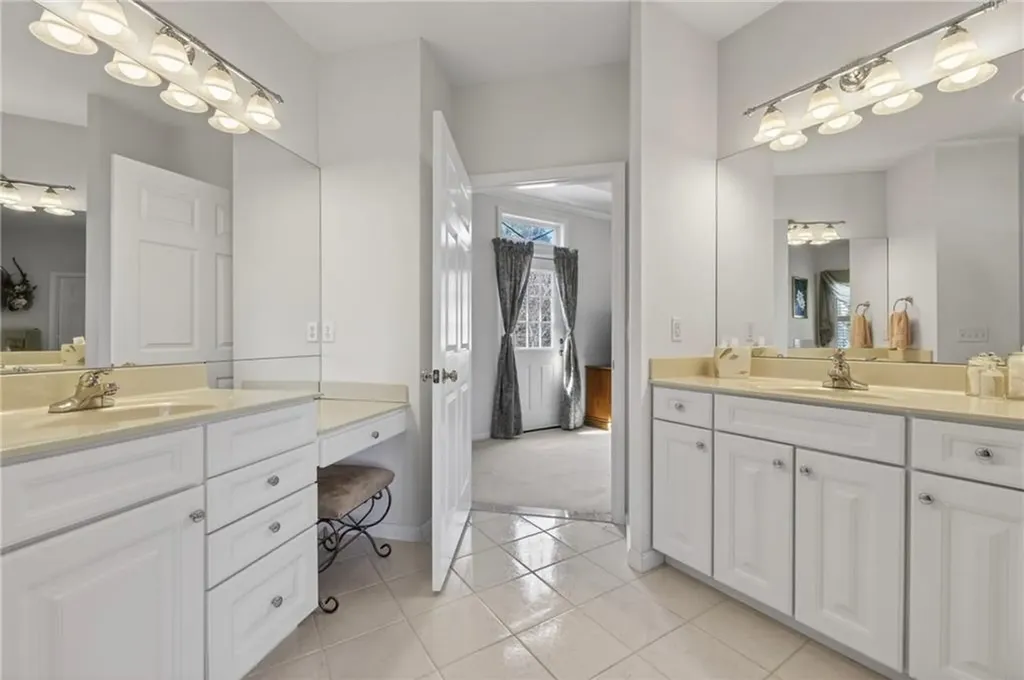 25 Southern View Drive Narragansett RI 02882