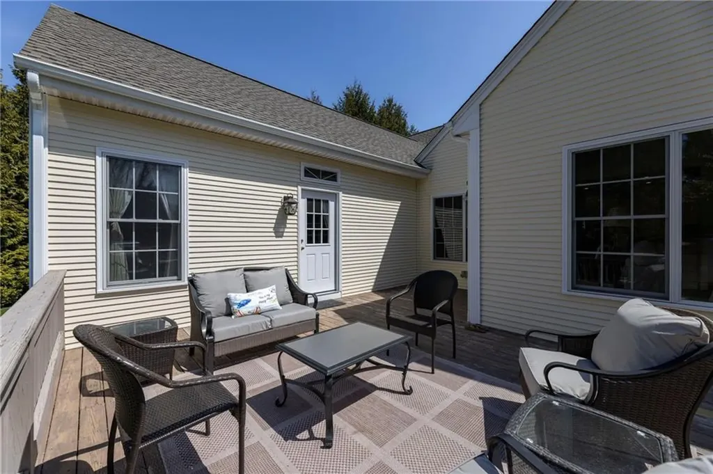 25 Southern View Drive Narragansett RI 02882