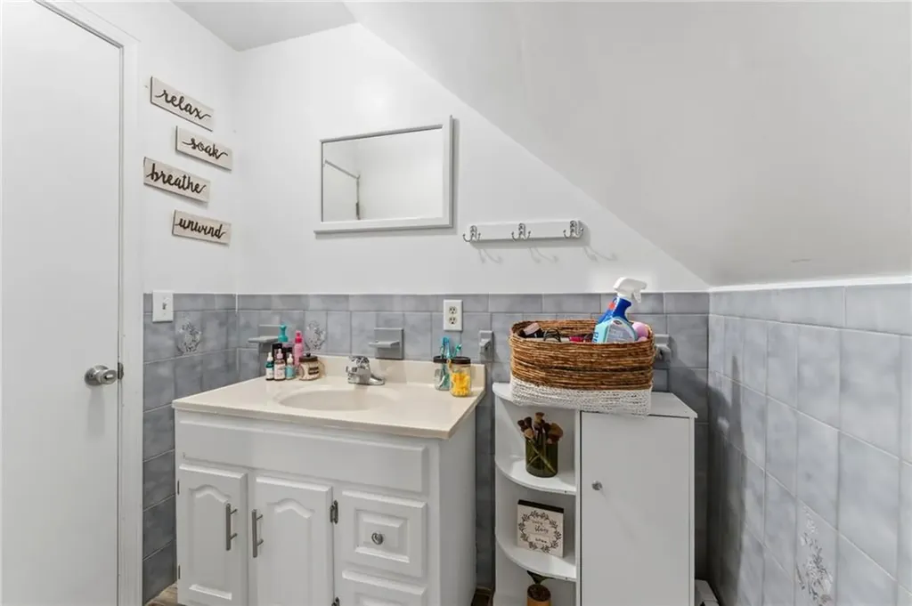 78 Eddy Street Cranston RI 02920
