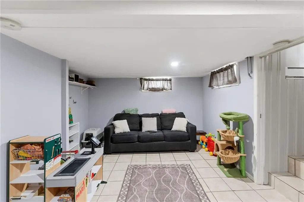78 Eddy Street Cranston RI 02920