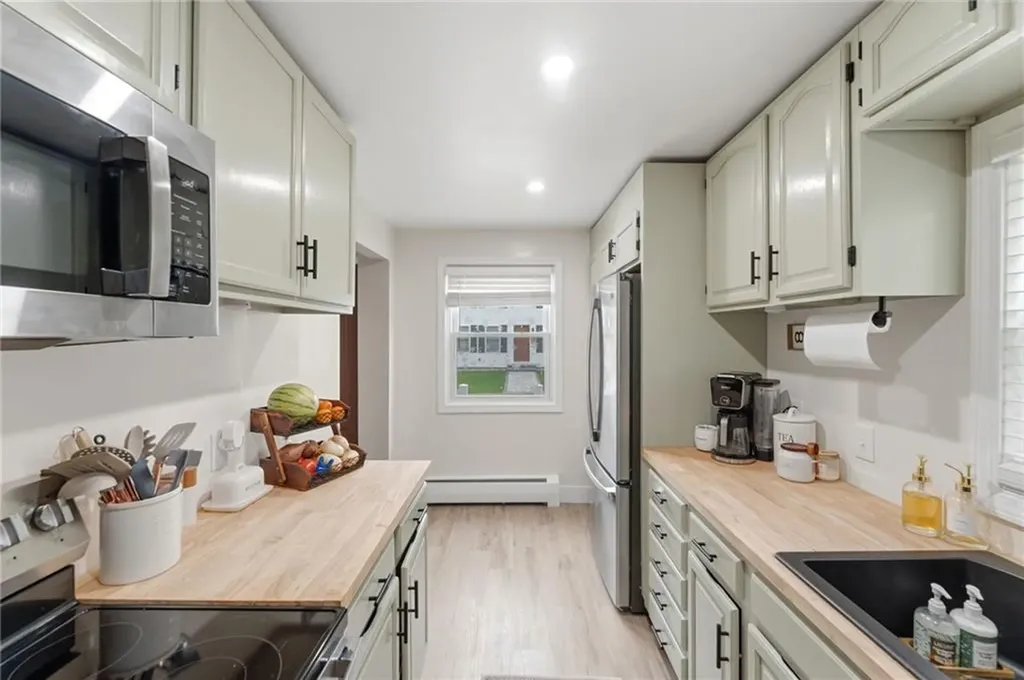 78 Eddy Street Cranston RI 02920