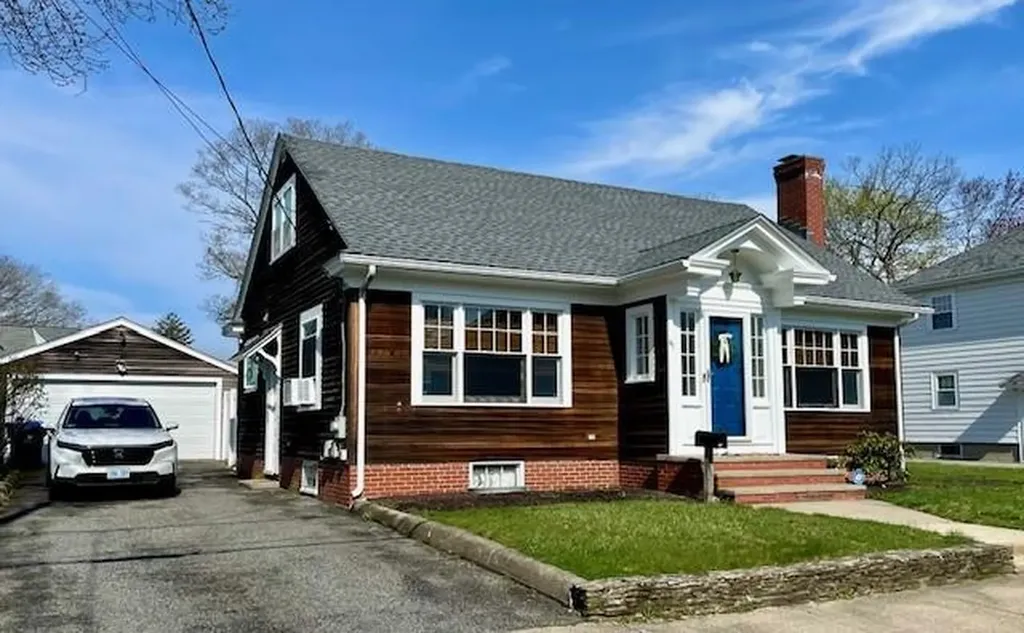 41 Felsmere Avenue Pawtucket RI 02861