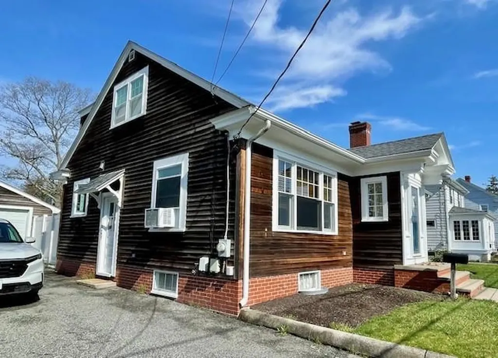 41 Felsmere Avenue Pawtucket RI 02861