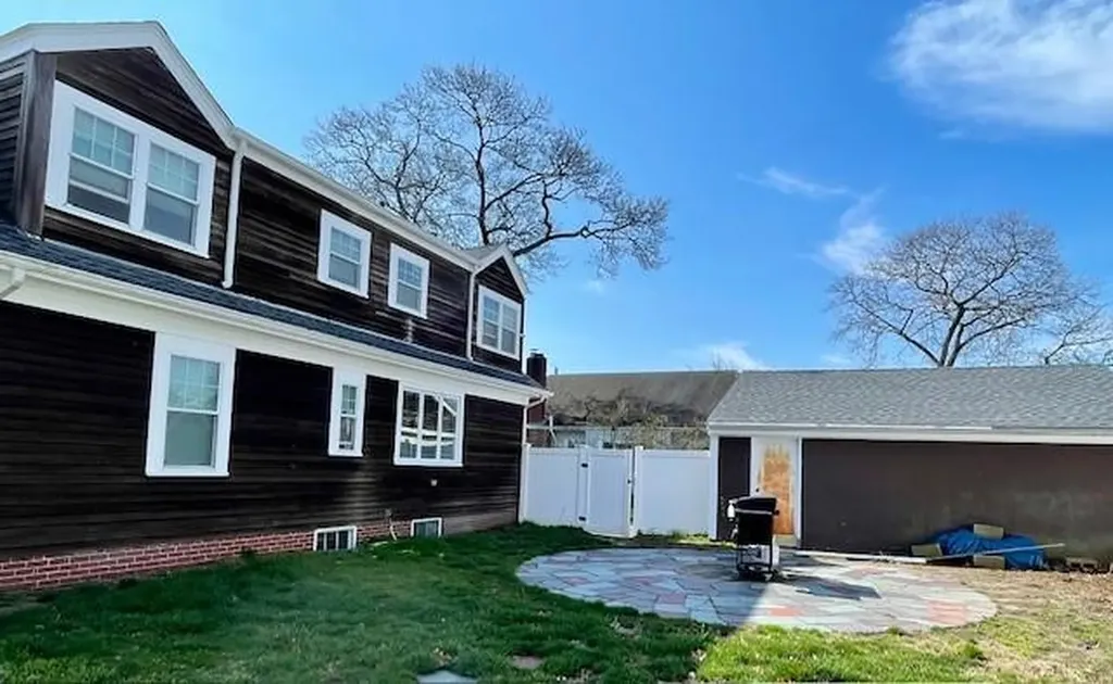 41 Felsmere Avenue Pawtucket RI 02861