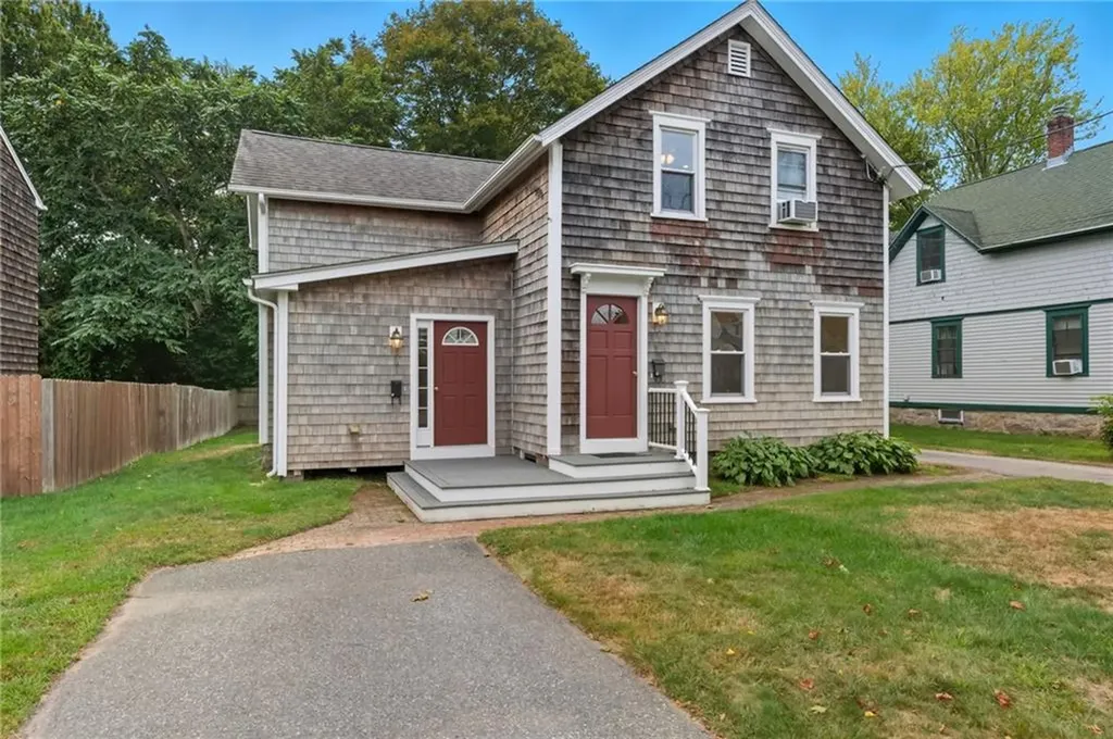 16 Mechanic Street South Kingstown RI 02879