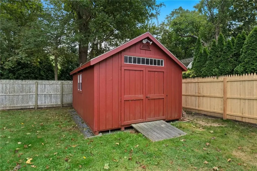16 Mechanic Street South Kingstown RI 02879