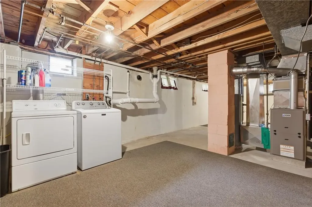 31 Flora Avenue Woonsocket RI 02895