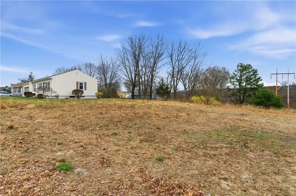 31 Flora Avenue Woonsocket RI 02895