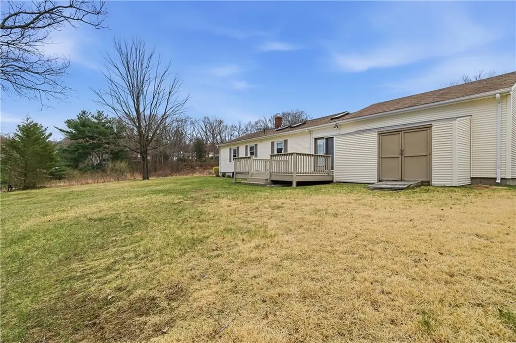 31 Flora Avenue Woonsocket RI 02895
